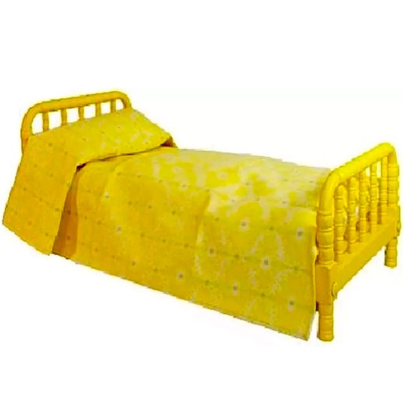 NEW IN BOX American Girl Molly's Bed and Bedding~ Molly Ltd. Edition Yellow - Picture 2 of 5